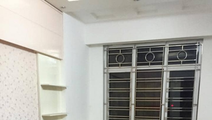 Cho thuê nhà ngõ oto Đào Tấn-Ba Đình DT 50 m2 - 5 tầng - Giá 22 Triệu (ctl)